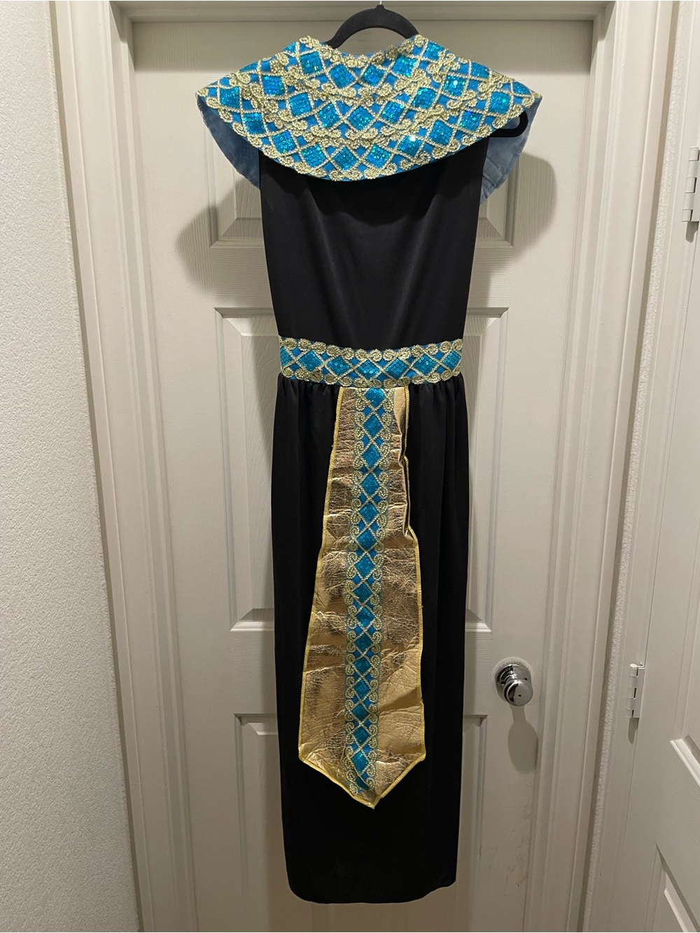Egyptian Cleopatra Costume Women’s Size M Dress Head Piece Bracelets